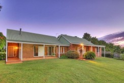3,082 M2 in sought after Sunnybank Hills